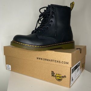 Dr. Martens 1460 8-Eye Boot - Black
